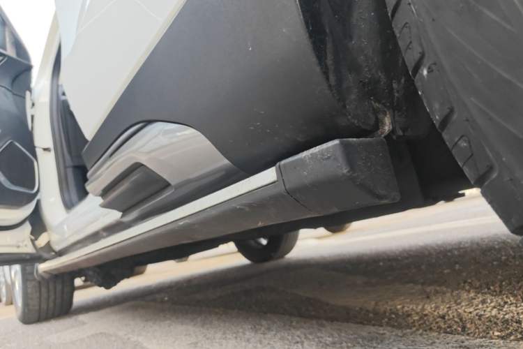 Used Haval H6 2017 Red Label 2.0T Automatic Two-Wheel Drive ZhiShang Model Left Side Sill