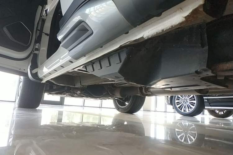 Used Haval H6 2017 Red Label 2.0T Automatic Two-Wheel Drive ZhiShang Model Left Side Sill