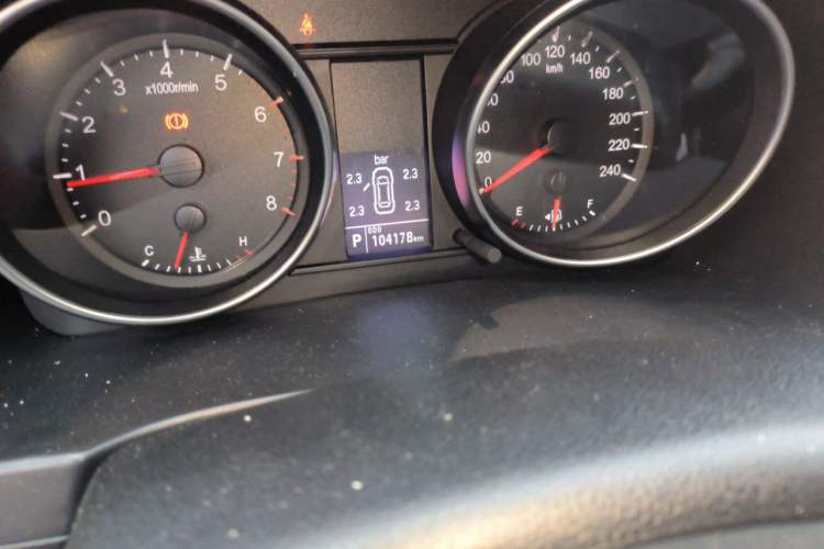 Used Haval H6 2017 Classic Edition 1.5T Automatic Two-Wheel Drive Elite Model Odometer Close Up