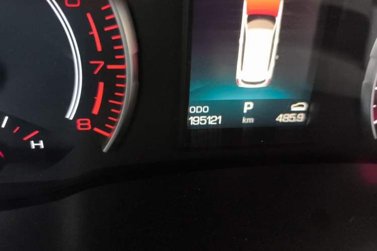Used Haval H6 2017 Red Label 2.0T Automatic Two-Wheel Drive ZhiShang Model Odometer Close Up