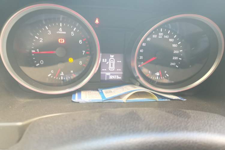 Used Haval H6 2017 Red-Label Sport Edition 1.5T Manual Two-Wheel Drive Elite Model Odometer Close Up