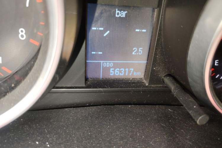 Used Haval H6 2017 Blue Label Sport Edition 1.5T Manual Two-Wheel Drive Elite Model Odometer Close Up