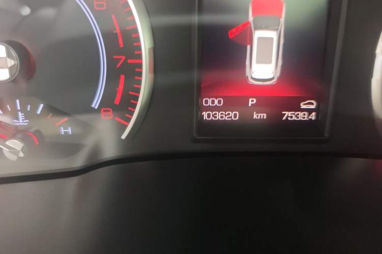 Used Haval H6 2017 Red Label 2.0T Automatic Two-Wheel Drive ZhiShang Model Odometer Close Up