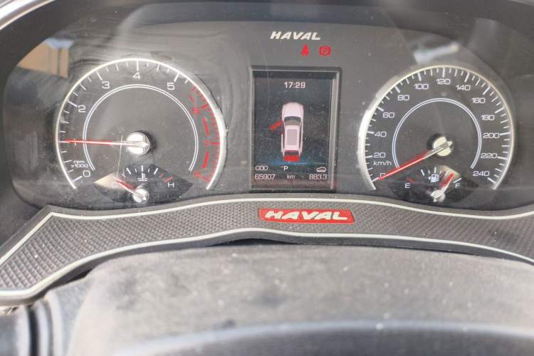 Used Haval H6 2017 Red Label 2.0T Automatic Two-Wheel Drive ZhiShang Model Odometer Close Up