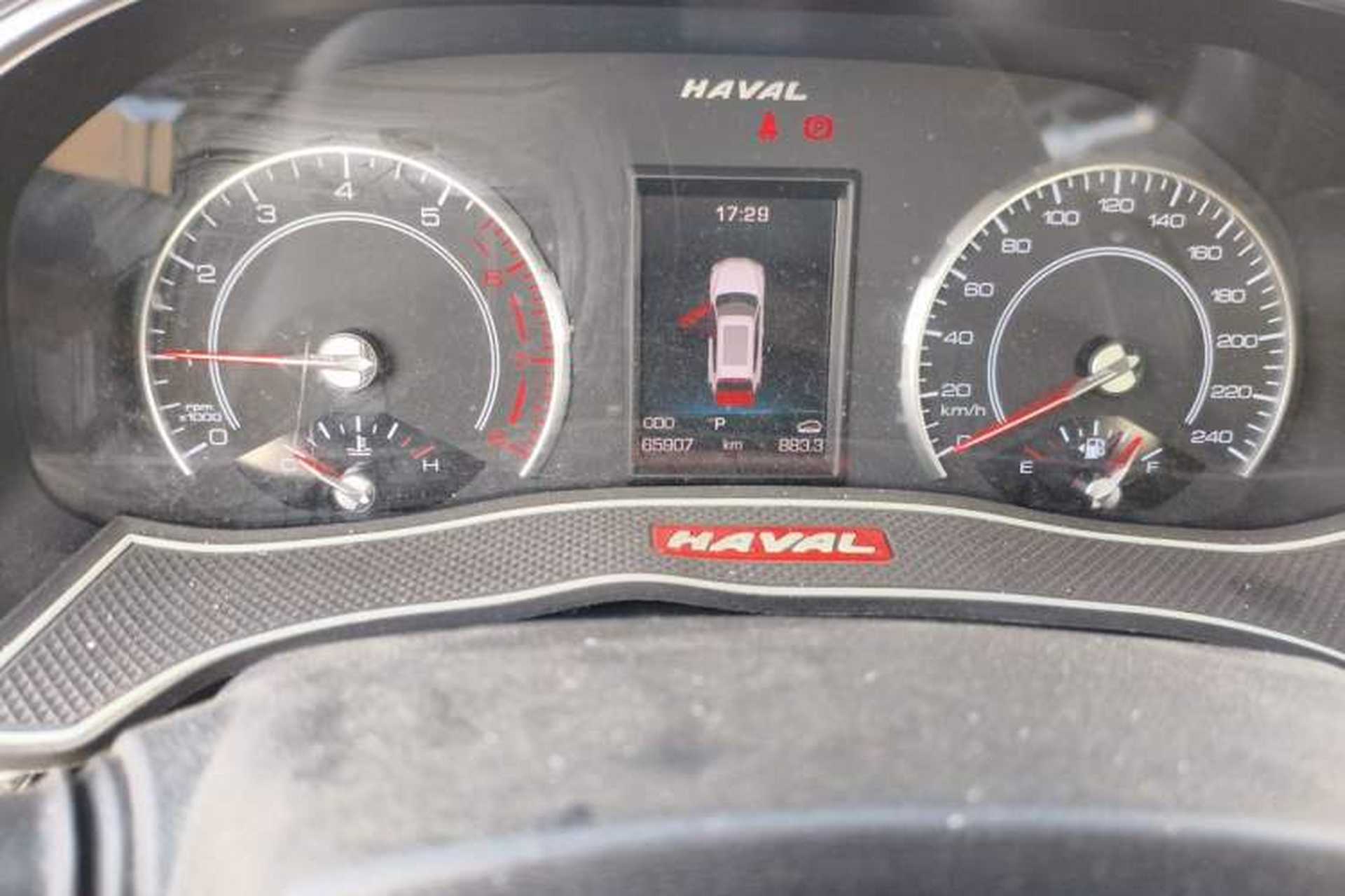 Used Haval H6 2017 Red Label 2.0T Automatic Two-Wheel Drive ZhiShang Model Odometer Close Up