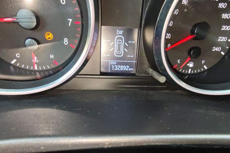 Used Haval H6 2017 Red-Label Sport Edition 1.5T Manual Two-Wheel Drive Elite Model Odometer Close Up