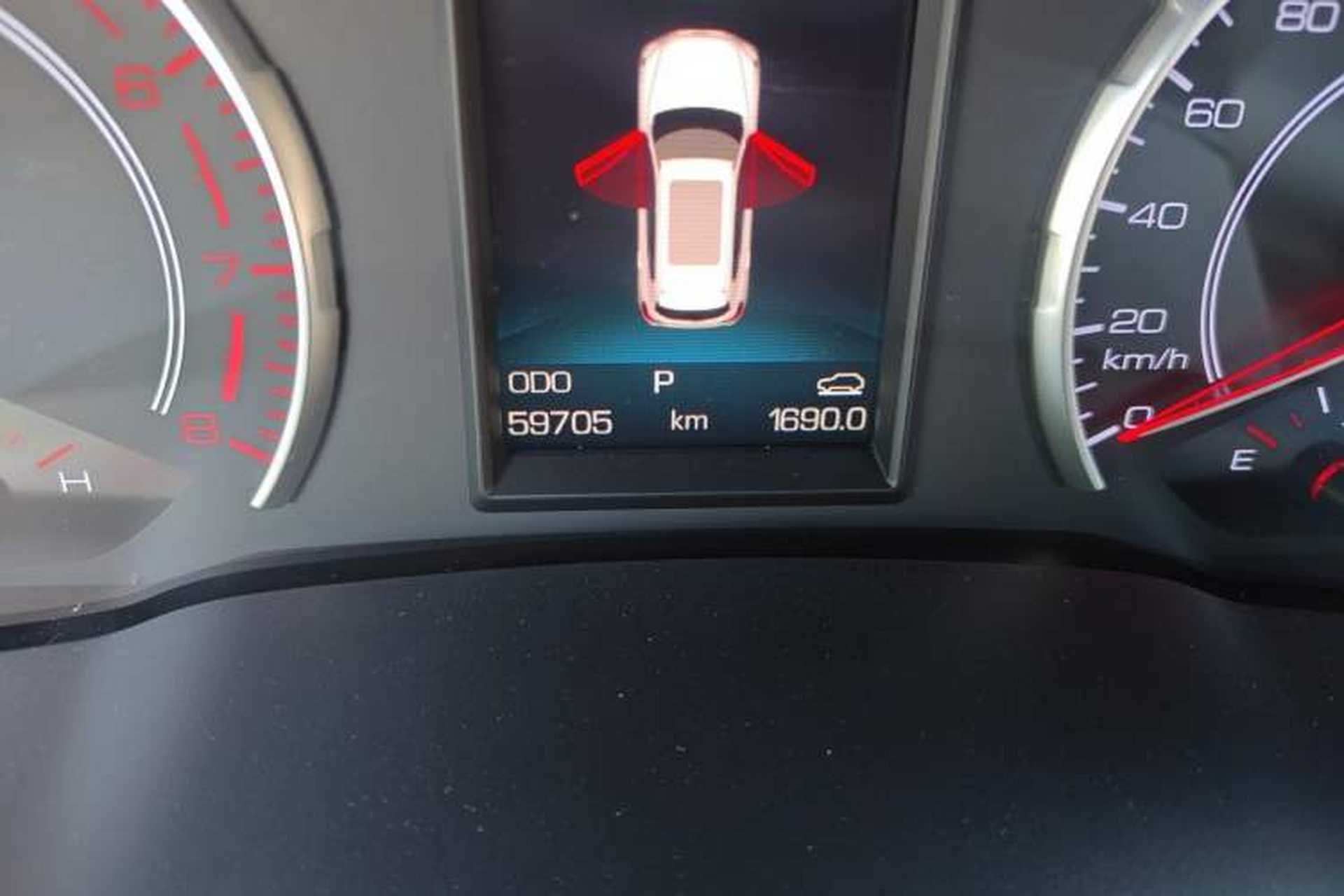 Used Haval H6 2017 Red Label 2.0T Automatic Two-Wheel Drive ZhiShang Model Odometer Close Up