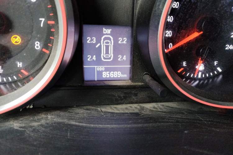 Used Haval H6 2017 Red-Label Sport Edition 1.5T Manual Two-Wheel Drive Elite Model Odometer Close Up