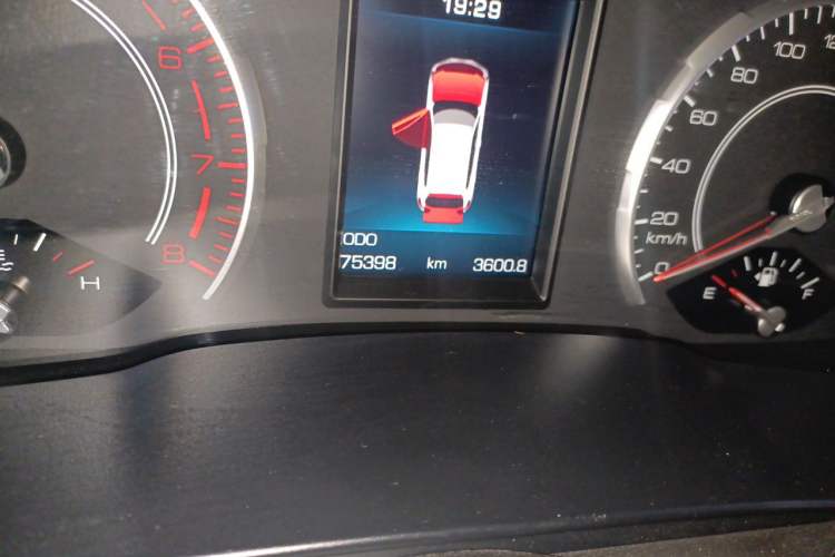 Used Haval H6 2017 Red Label 2.0T Automatic Two-Wheel Drive ZhiShang Model Odometer Close Up