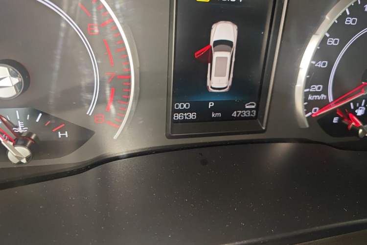 Used Haval H6 2017 Red Label 2.0T Automatic Two-Wheel Drive ZhiShang Model Odometer Close Up