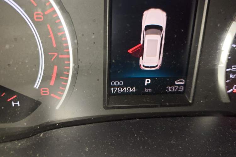 Used Haval H6 2017 Red Label 2.0T Automatic Two-Wheel Drive ZhiShang Model Odometer Close Up