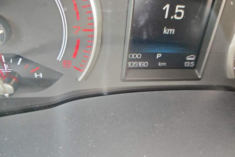 Used Haval H6 2017 Red Label 2.0T Automatic Two-Wheel Drive ZhiShang Model Odometer Close Up