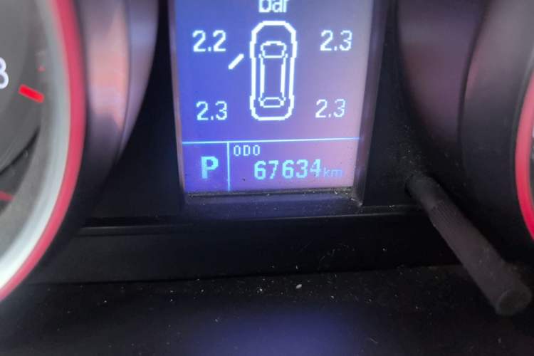 Used Haval H6 2017 Revised Blue-Label Sport Version 1.5T Automatic Two-Wheel Drive Luxury Trim Odometer Close Up