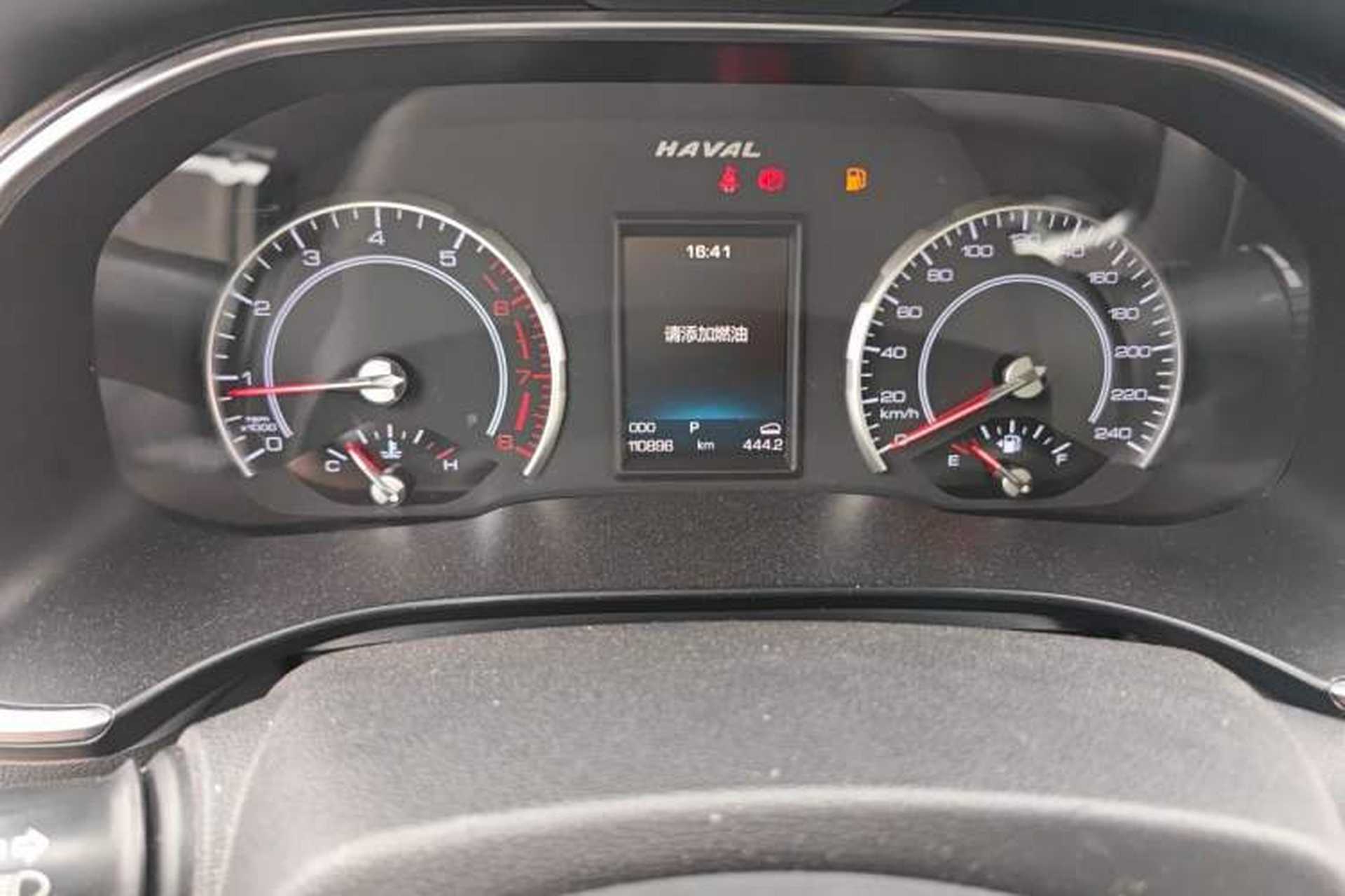 Used Haval H6 2017 Red Label 2.0T Automatic Two-Wheel Drive ZhiShang Model Odometer Close Up