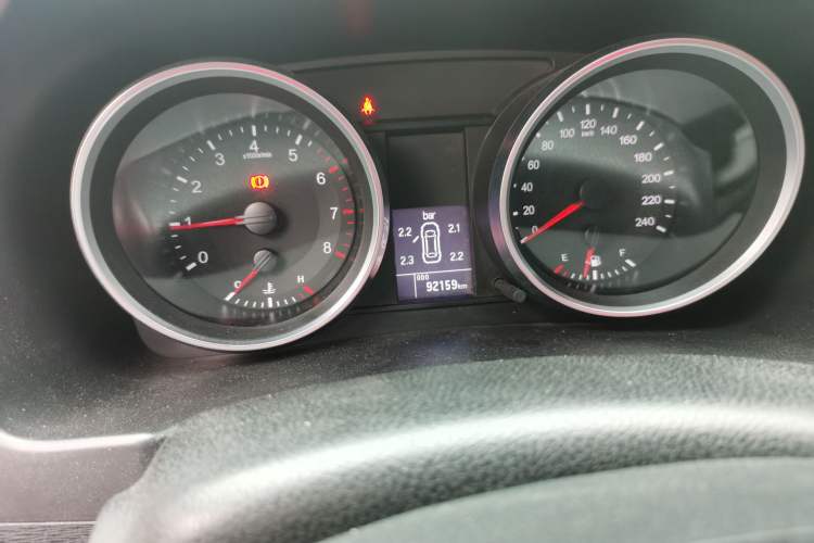 Used Haval H6 2017 Red-Label Sport Edition 1.5T Manual Two-Wheel Drive Elite Model Odometer Close Up