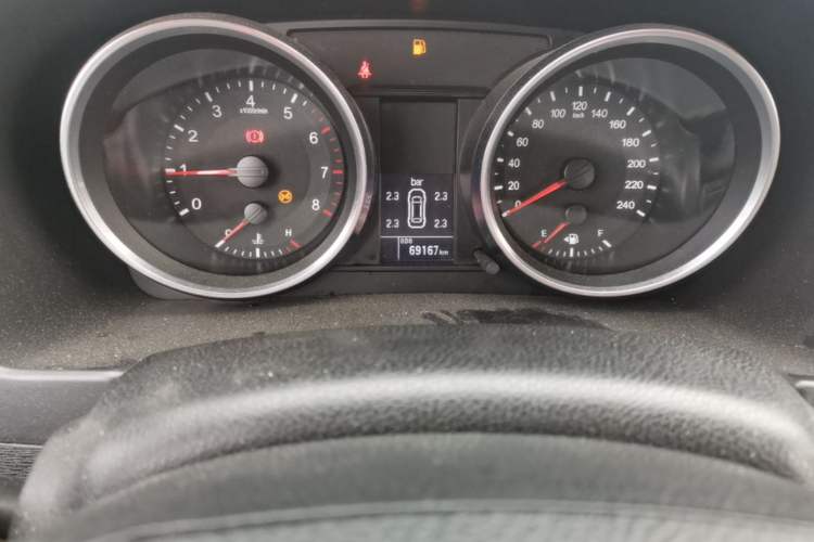 Used Haval H6 2017 Red-Label Sport Edition 1.5T Manual Two-Wheel Drive Elite Model Odometer Close Up
