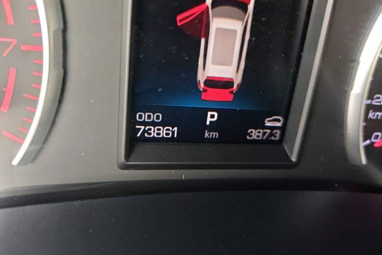 Used Haval H6 2017 Red Label 2.0T Automatic Two-Wheel Drive ZhiShang Model Odometer Close Up