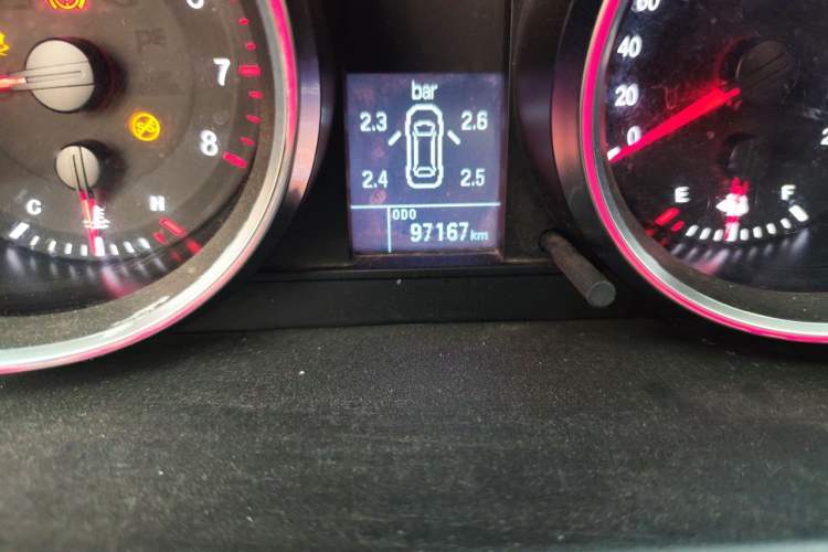 Used Haval H6 2017 Red-Label Sport Edition 1.5T Manual Two-Wheel Drive Elite Model Odometer Close Up