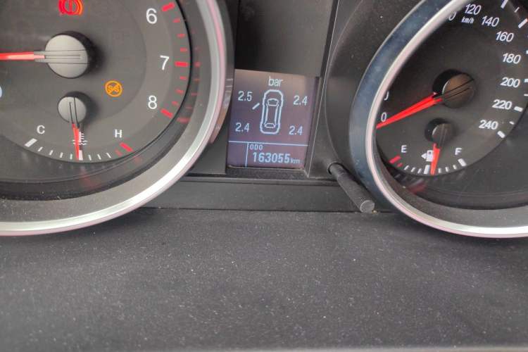 Used Haval H6 2017 Blue Label Sport Edition 1.5T Manual Two-Wheel Drive Elite Model Odometer Close Up