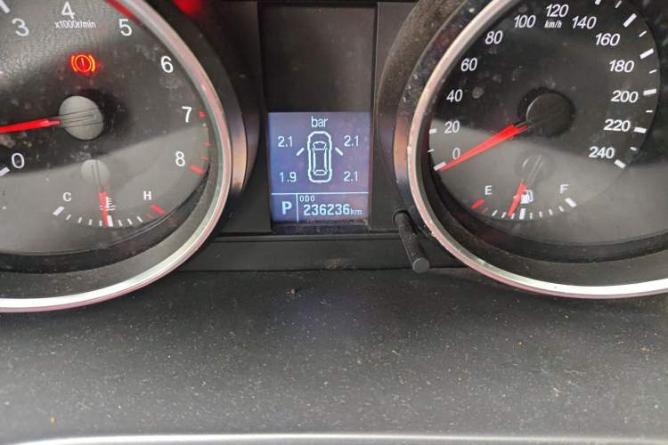 Used Haval H6 2017 Red-Label Sport Edition 1.5T Automatic Two-Wheel Drive Luxury Model Odometer Close Up