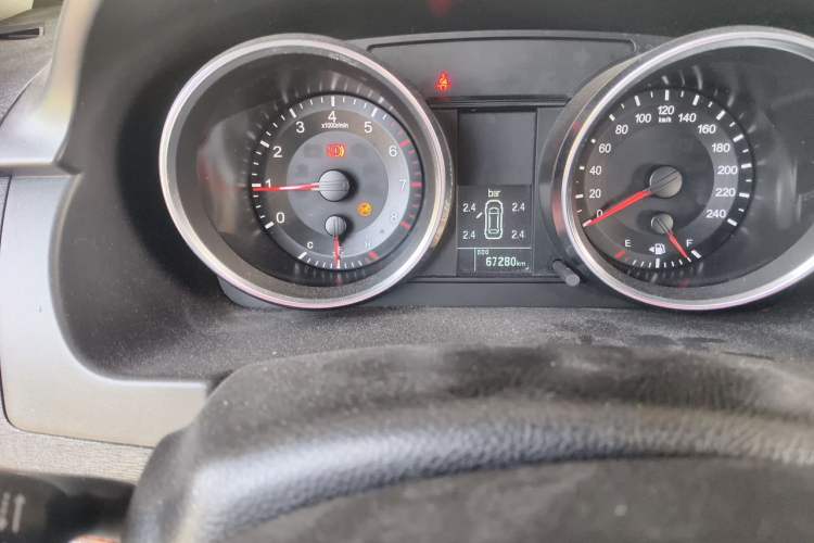 Used Haval H6 2017 Red-Label Sport Edition 1.5T Manual Two-Wheel Drive Elite Model Odometer Close Up