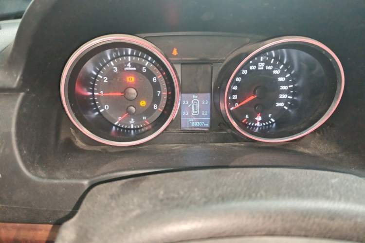 Used Haval H6 2017 Red-Label Sport Edition 1.5T Manual Two-Wheel Drive Elite Model Odometer Close Up