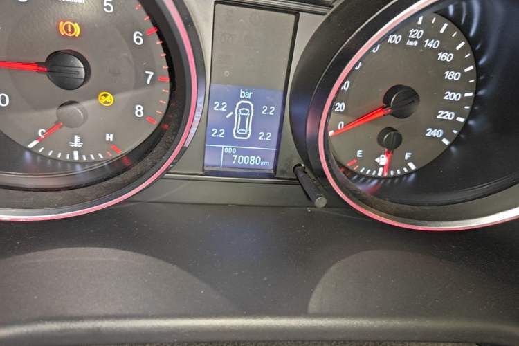 Used Haval H6 2017 Blue Label Sport Edition 1.5T Manual Two-Wheel Drive Elite Model Odometer Close Up