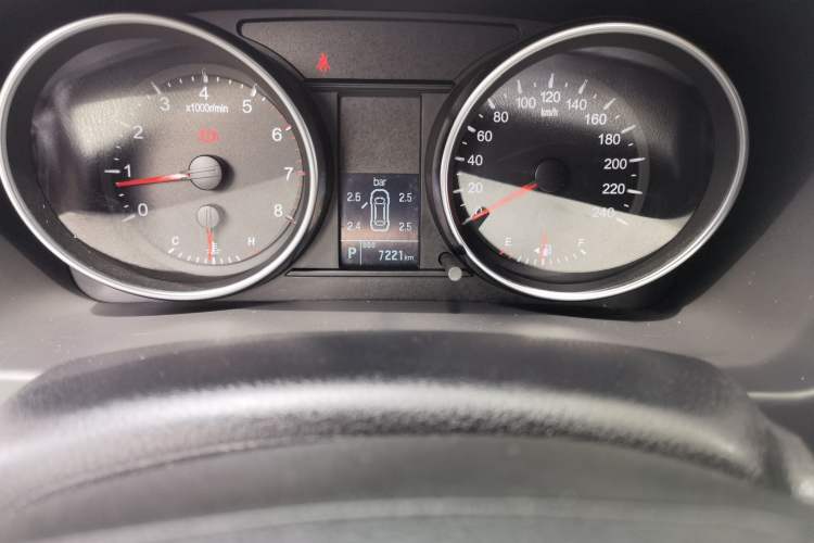 Used Haval H6 2017 Classic Edition 1.5T Automatic Two-Wheel Drive Urban Model Odometer Close Up