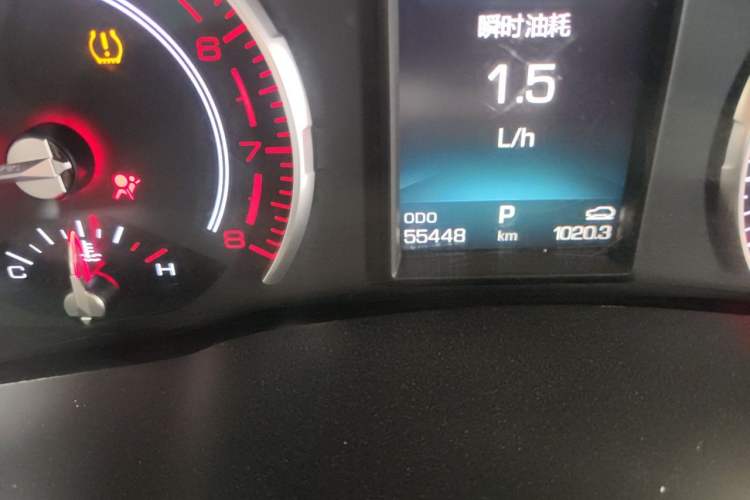 Used Haval H6 2017 Red Label 2.0T Automatic Two-Wheel Drive ZhiShang Model Odometer Close Up