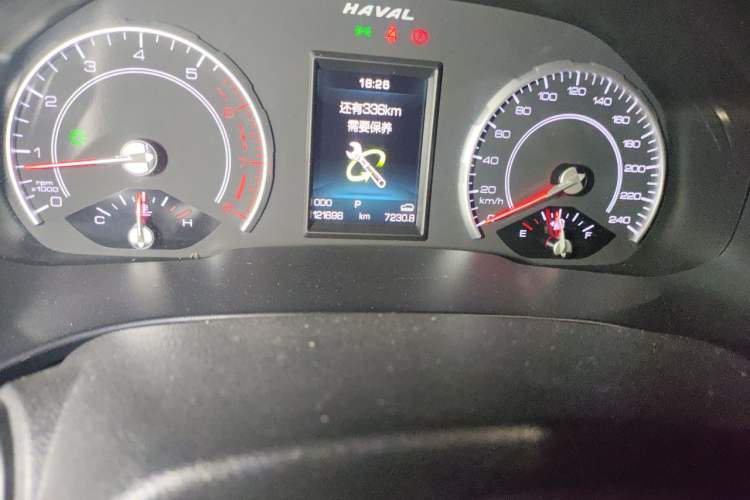 Used Haval H6 2017 Red Label 2.0T Automatic Two-Wheel Drive ZhiShang Model Odometer Close Up
