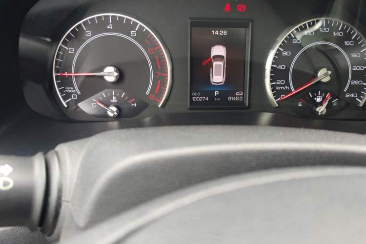 Used Haval H6 2017 Red Label 2.0T Automatic Two-Wheel Drive ZhiShang Model Odometer Close Up