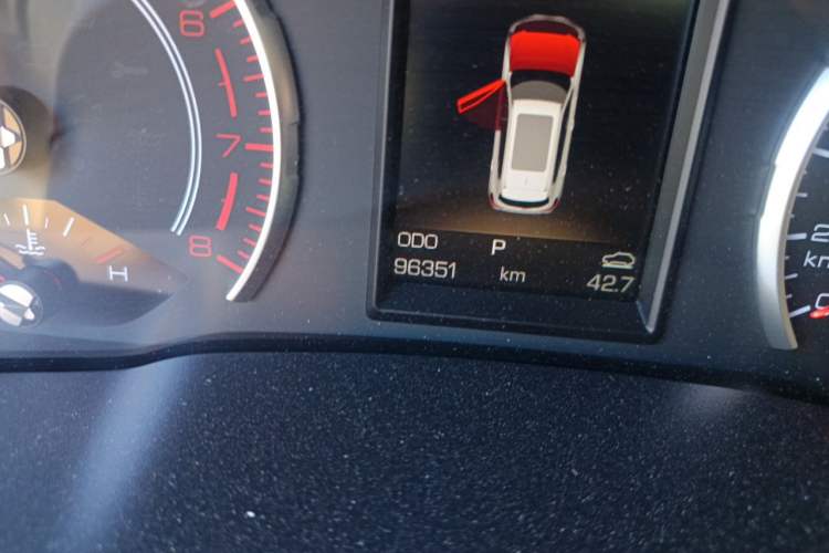 Used Haval H6 2017 Blue Label 2.0T Automatic Two-Wheel Drive Smart Edition Odometer Close Up