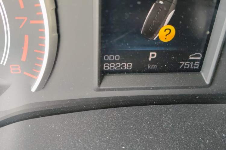 Used Haval H6 2017 Red Label 2.0T Automatic Two-Wheel Drive ZhiShang Model Odometer Close Up