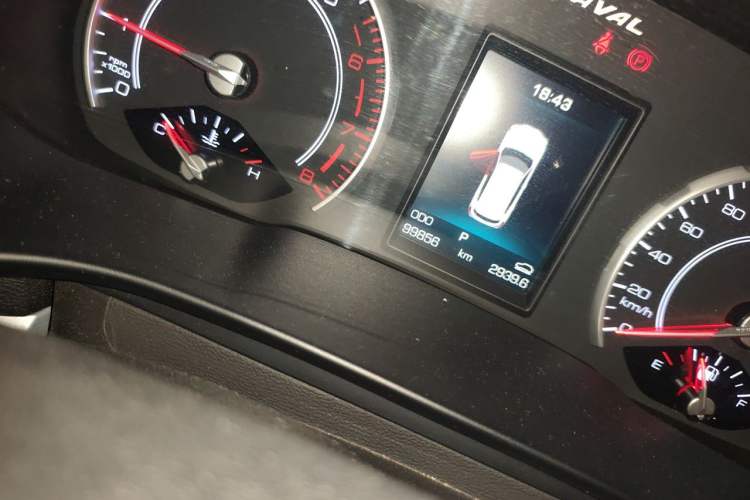Used Haval H6 2017 Red Label 2.0T Automatic Two-Wheel Drive ZhiShang Model Odometer Close Up