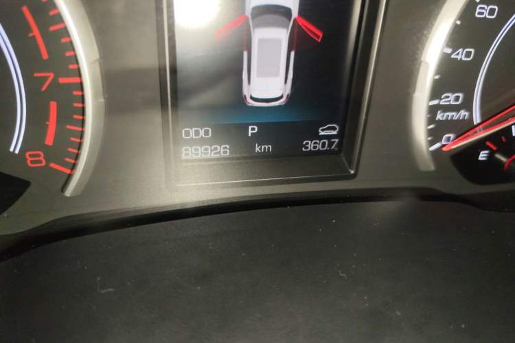 Used Haval H6 2017 Red Label 2.0T Automatic Two-Wheel Drive ZhiShang Model Odometer Close Up
