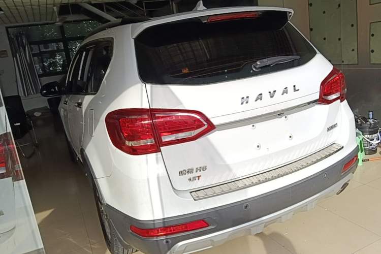 Used Haval H6 2017 Red-Label Sport Edition 1.5T Automatic Two-Wheel Drive Luxury Model Rear Left 45 Deg