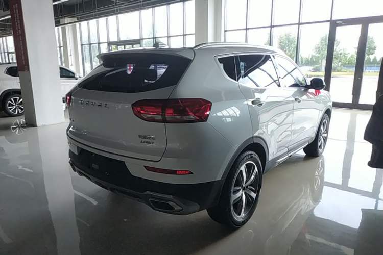 Used Haval H6 2017 Red Label 2.0T Automatic Two-Wheel Drive ZhiShang Model Rear Right 45 Deg