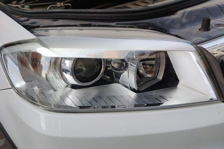 Used Haval H6 2017 Red-Label Sport Edition 1.5T Manual Two-Wheel Drive Elite Model Right Front Headlight