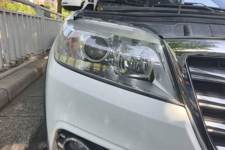 Used Haval H6 2017 Red-Label Sport Edition 1.5T Manual Two-Wheel Drive Elite Model Right Front Headlight