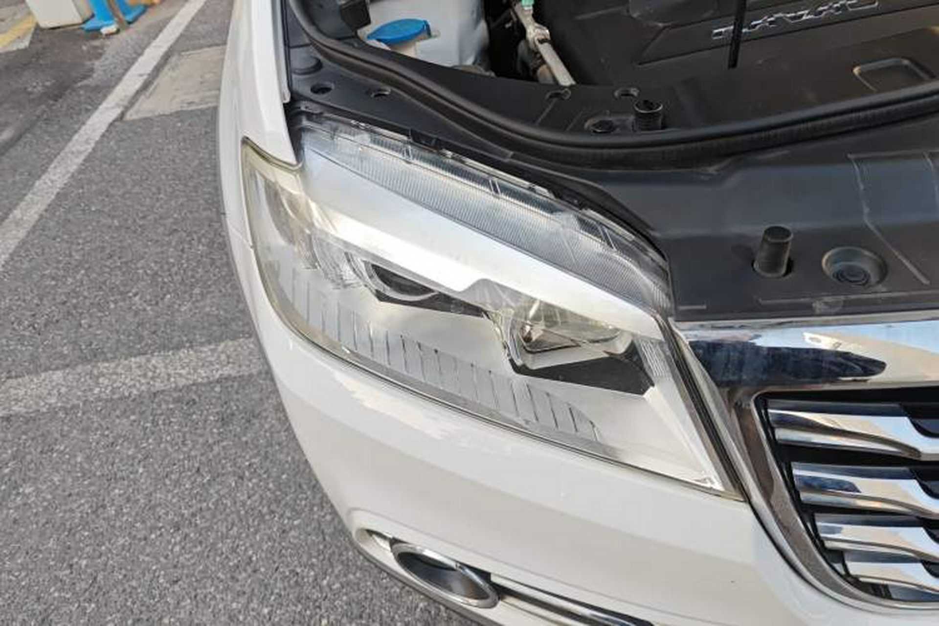 Used Haval H6 2017 Red-Label Sport Edition 1.5T Automatic Two-Wheel Drive Luxury Model Right Front Headlight