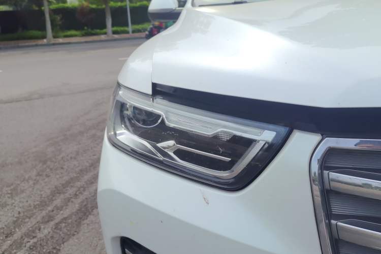 Used Haval H6 2017 Red-Label 2.0T Automatic Two-Wheel Drive Leading Edition Right Front Headlight