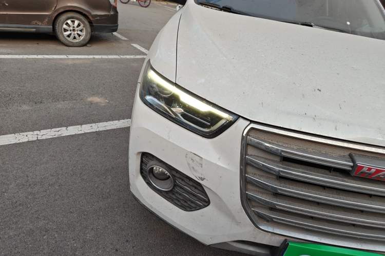 Used Haval H6 2017 Red-Label 1.3T Automatic Two-Wheel Drive Fashion Edition Right Front Headlight