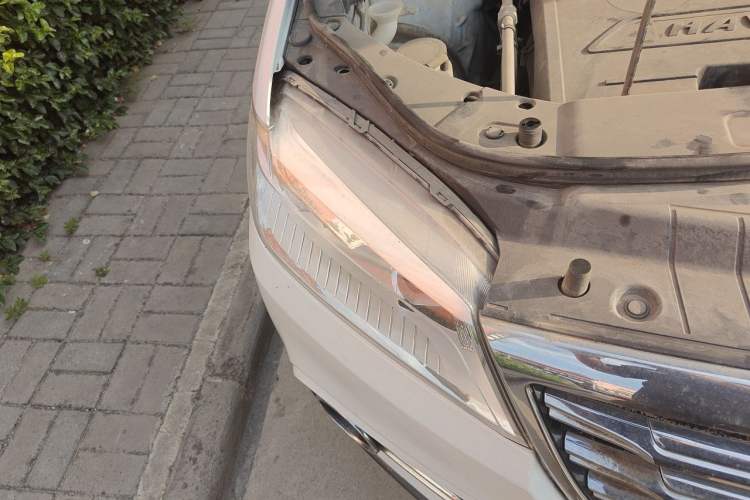 Used Haval H6 2017 Red-Label Sport Edition 1.5T Manual Two-Wheel Drive Elite Model Right Front Headlight