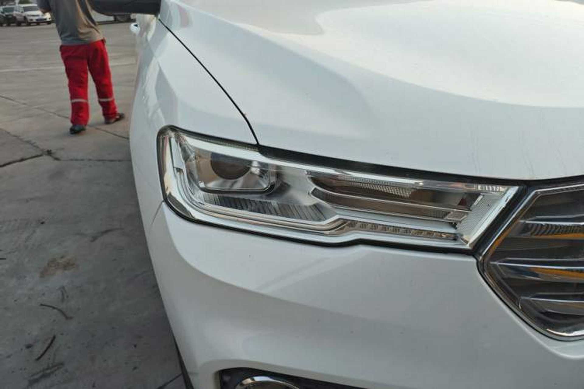 Used Haval H6 2017 Blue Label 2.0T Automatic Two-Wheel Drive Smart Edition Right Front Headlight