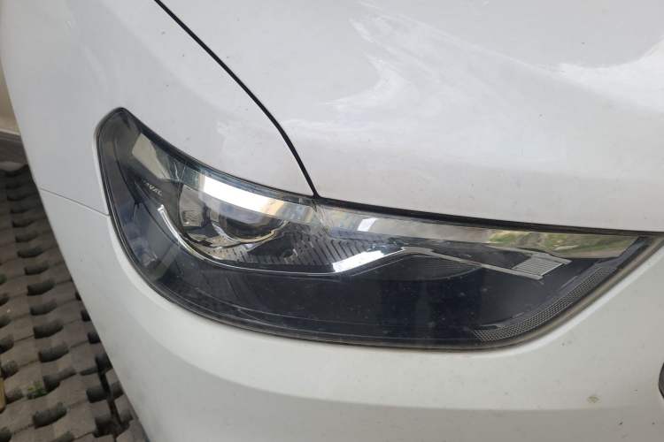 Used Haval H6 2017 Blue Label Sport Edition 1.5T Manual Two-Wheel Drive Elite Model Right Front Headlight