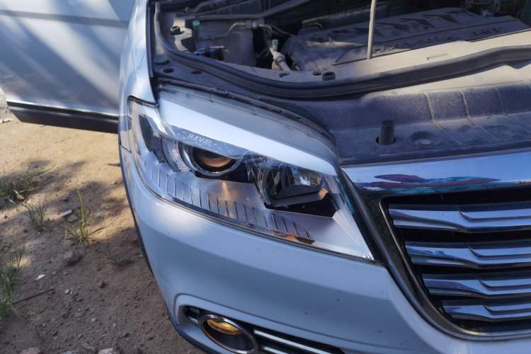 Used Haval H6 2017 Red-Label Sport Edition 1.5T Manual Two-Wheel Drive Elite Model Right Front Headlight