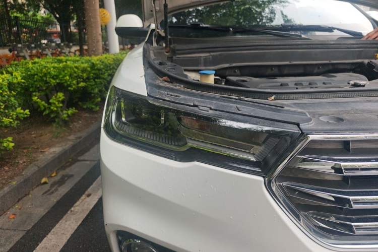 Used Haval H6 2017 Blue Label 2.0T Automatic Two-Wheel Drive Leading Model Right Front Headlight