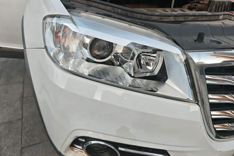 Used Haval H6 2017 Red-Label Sport Edition 1.5T Manual Two-Wheel Drive Elite Model Right Front Headlight