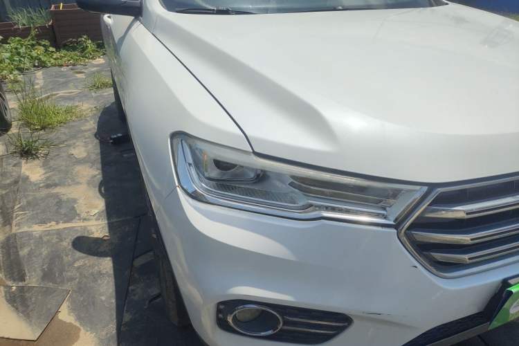 Used Haval H6 2017 Blue Label 2.0T Automatic Two-Wheel Drive Smart Edition Right Front Headlight