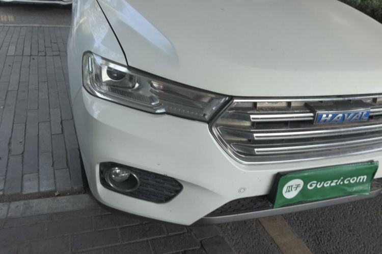 Used Haval H6 2017 Blue Label 1.5T Automatic Two-Wheel Drive ZhiShang Model Right Front Headlight